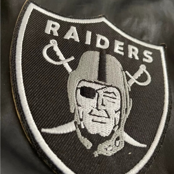Vintage Raiders Jacket - Picture 4 of 6